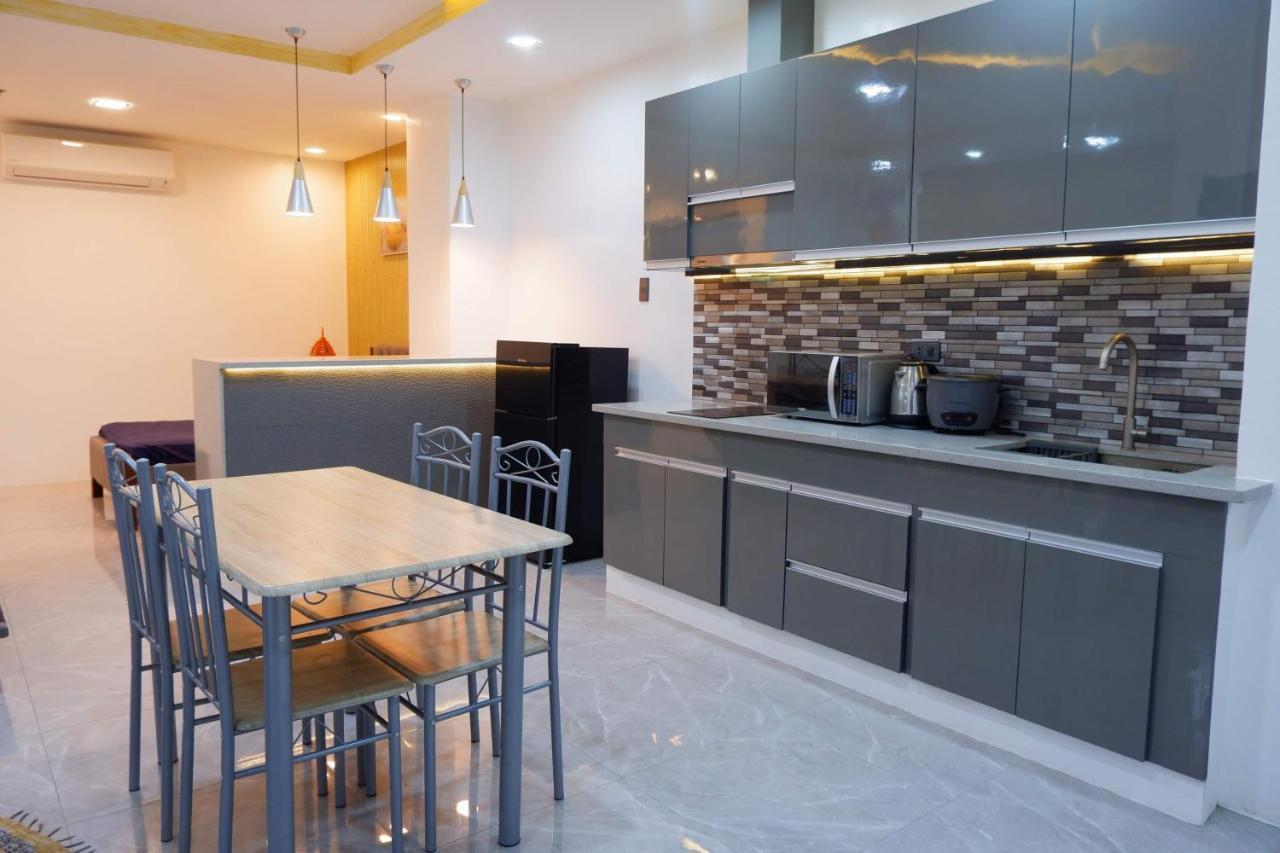 Cozy Entire Condo Unit With Pool Access Angeles Luaran gambar